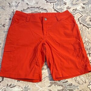 Duluth women’s red Orange Cargo Shorts size 8